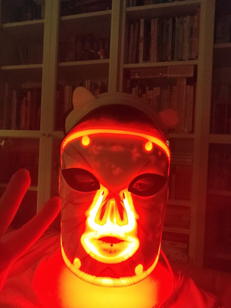 LED Lichttherapie-Maske von Koanna - Benutzung Bild 2