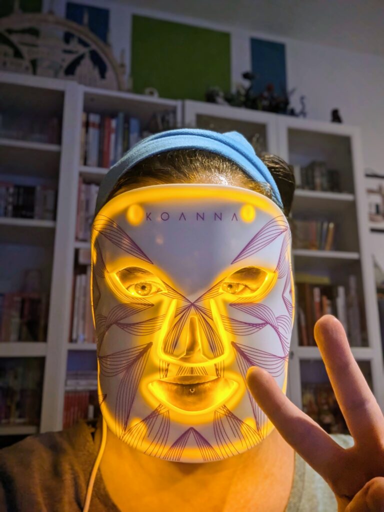 LED Lichttherapie-Maske von Koanna - Benutzung Bild 1