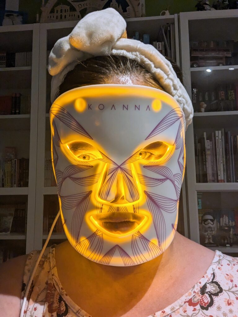 LED Lichttherapie-Maske von Koanna - Benutzung Bild 4
