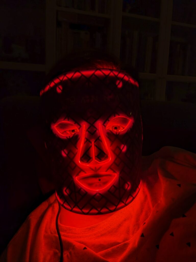 Neue LED Lichttherapie-Maske von Koanna - Benutzung Bild 2