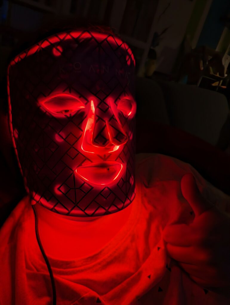 Neue LED Lichttherapie-Maske von Koanna - Benutzung Bild 4