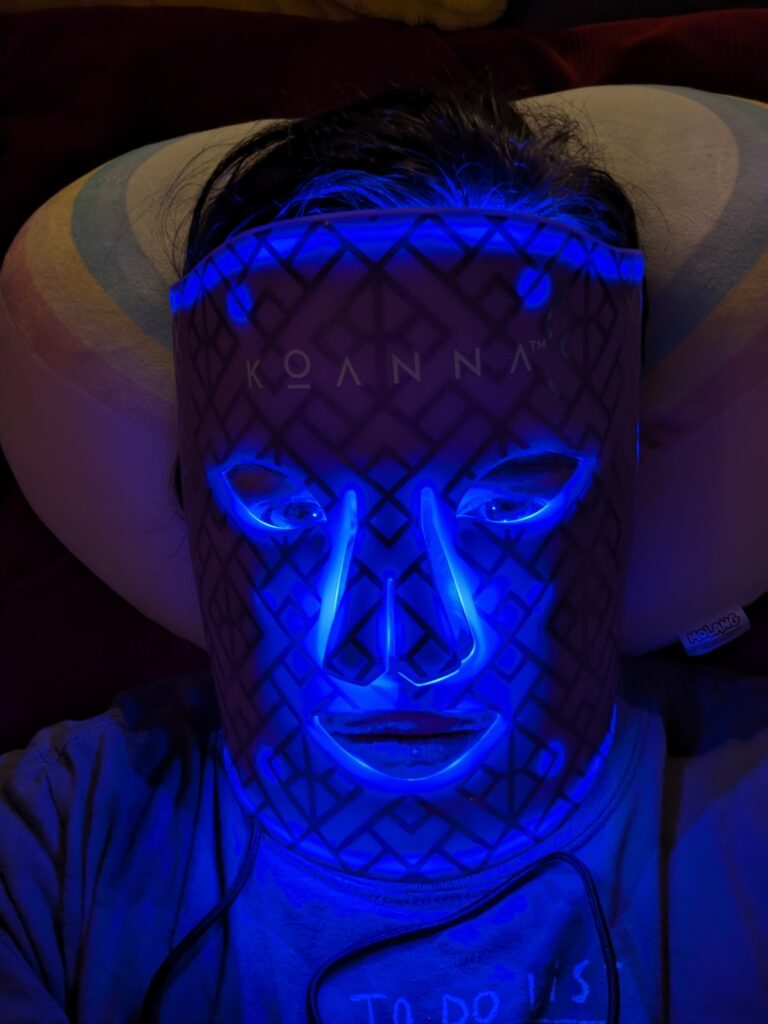 Neue LED Lichttherapie-Maske von Koanna - Benutzung Bild 14